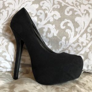 Black Charlotte Russe Pumps